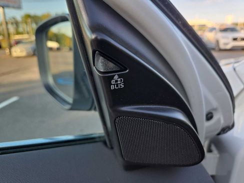 Used 2017 Volvo XC60 T6 Inscription w/ Climate Package image 17