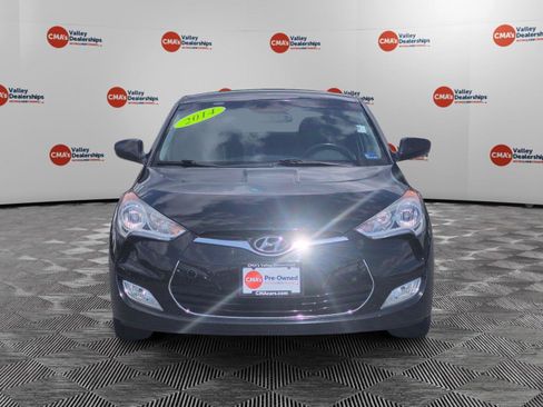 Used 2014 Hyundai Veloster w/ Style Package 02 FWD image 2