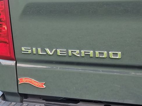Used 2025 Chevrolet Silverado 1500 LT RWD image 30