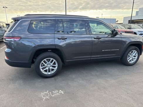 Used 2025 Jeep Grand Cherokee L Laredo RWD image 12