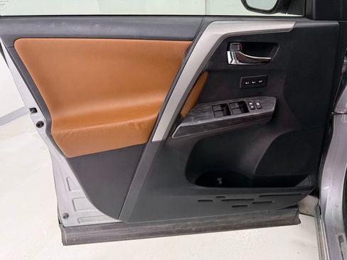 Used 2018 Toyota RAV4 Platinum FWD image 15
