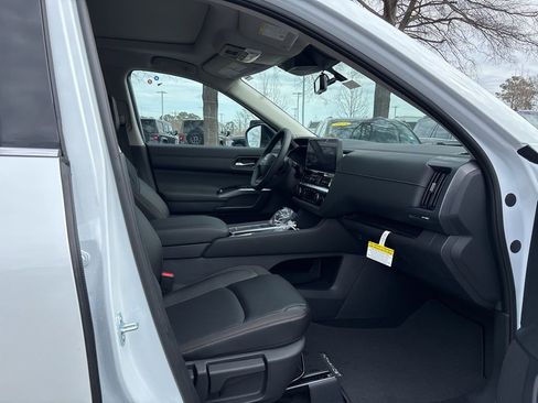 New 2026 Nissan Pathfinder SL w/ SL Premium Package image 20