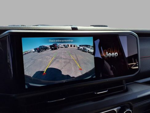 Used 2024 Jeep Wrangler Unlimited Rubicon AWD/4WD image 7