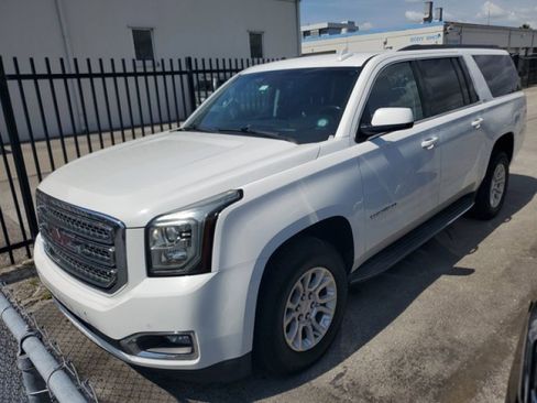 Used 2018 GMC Yukon XL SLT RWD image 2