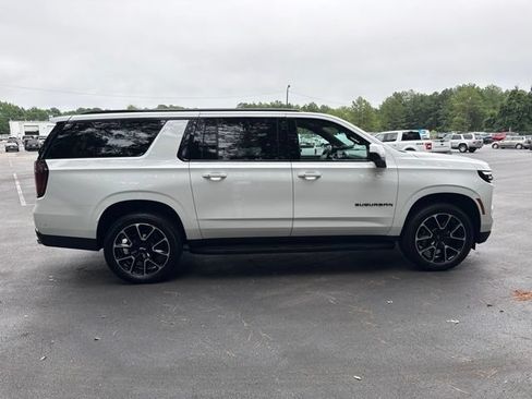 Used 2026 Chevrolet Suburban RST AWD/4WD image 6