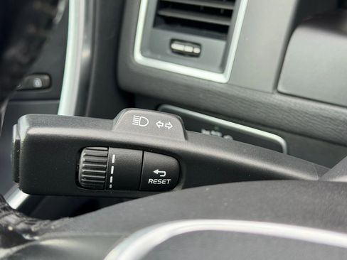 Used 2015 Volvo XC60 T5 image 33