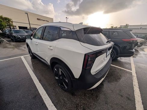 New 2025 Nissan Kicks SR w/ Illumination Package image 6