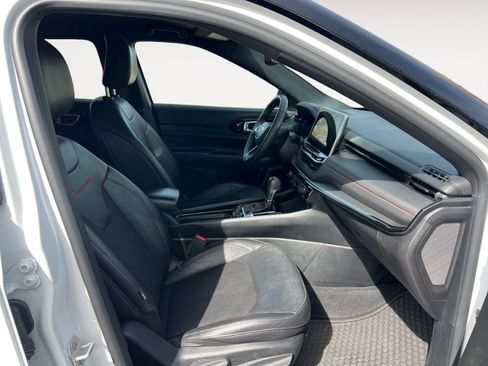 Used 2024 Jeep Compass Trailhawk image 15