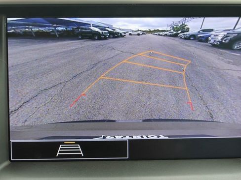 Used 2023 GMC Acadia SLE w/ Driver Convenience Package image 33