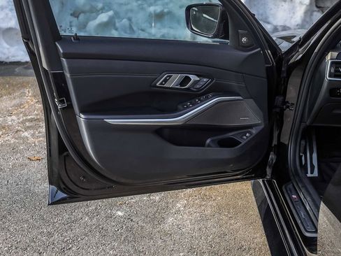 Used 2021 BMW M3 Competition w/ Executive Package image 22