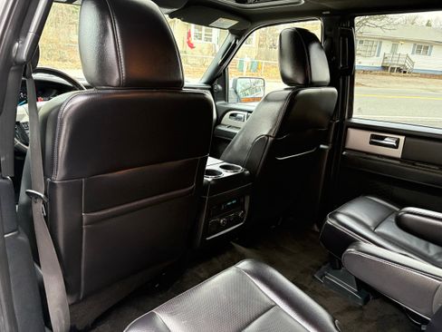 Used 2016 Ford Expedition Limited AWD/4WD image 17