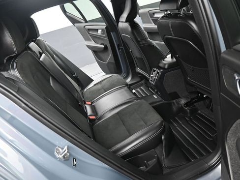 Used 2022 Volvo XC40 P8 Recharge Plus image 22