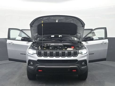 Used 2025 Jeep Compass Trailhawk AWD/4WD image 36