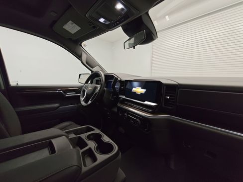 Certified 2024 Chevrolet Silverado 1500 LT image 29