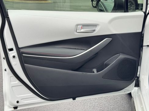 Used 2023 Toyota Corolla SE w/ SE Premium Package image 25