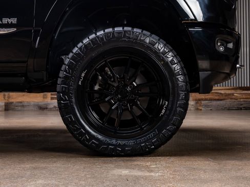 Used 2019 RAM 1500 Limited AWD/4WD image 12