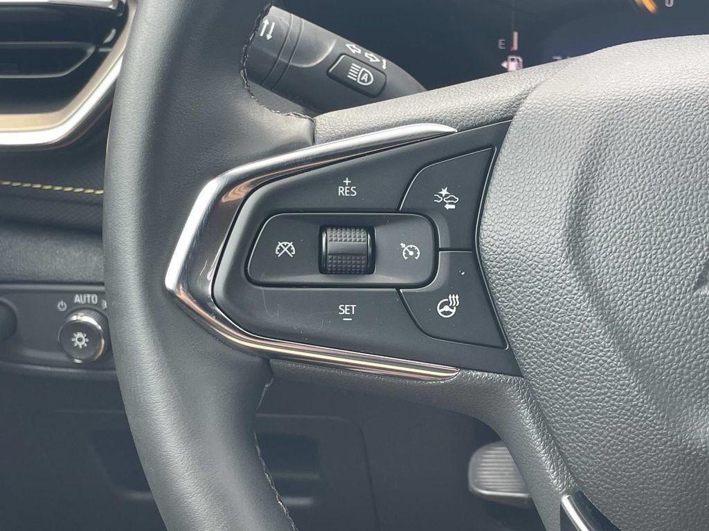 Used 2025 Chevrolet TrailBlazer ACTIV w/ Convenience Package FWD image 29