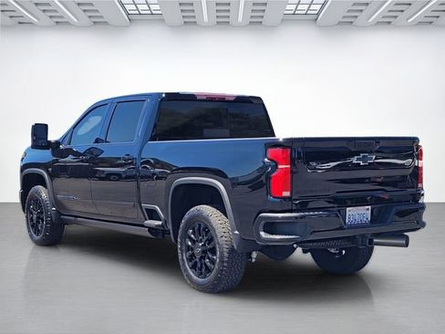 Used 2025 Chevrolet Silverado 2500 High Country w/ High Country Premium Package AWD/4WD image 6