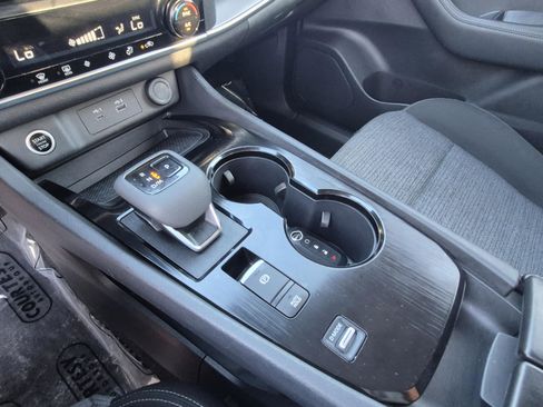 Certified 2023 Nissan Rogue SV FWD image 26