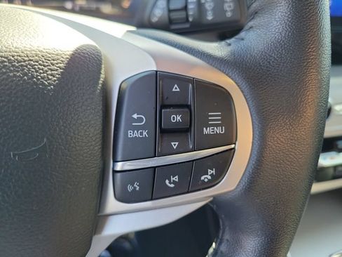 Certified 2022 Ford Explorer XLT w/ Equipment Group 202A RWD image 6