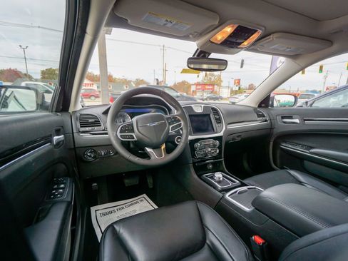 Used 2023 Chrysler 300 Touring L w/ Popular Equipment Group image 15