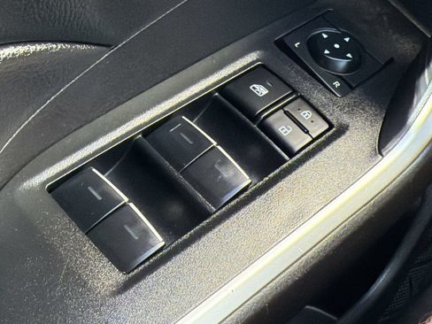 Used 2024 Toyota RAV4 XLE FWD image 30