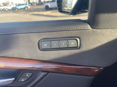 Used 2019 Cadillac Escalade Premium Luxury image 36