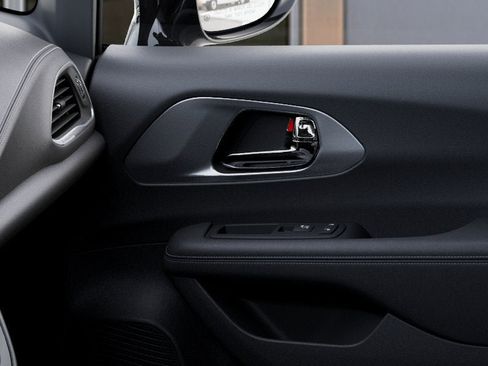 New 2026 Chrysler Pacifica Limited image 25