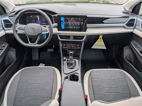 New 2026 Volkswagen Taos SE image 16