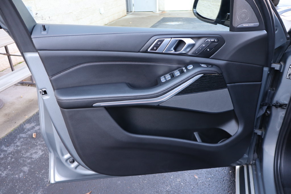 Used 2023 BMW X7 xDrive40i w/ M Sport Package AWD/4WD image 20