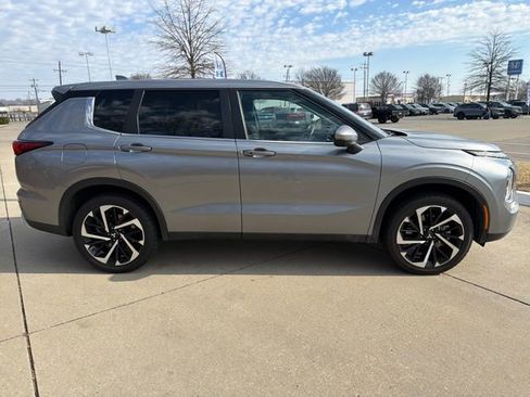 Used 2024 Mitsubishi Outlander SE image 6