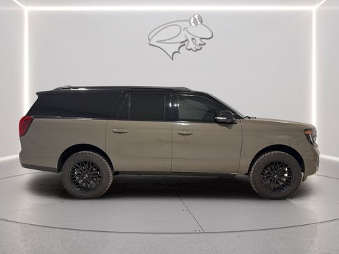 Used 2026 Ford Expedition Max Platinum w/ Stealth Appearance Package AWD/4WD image 6
