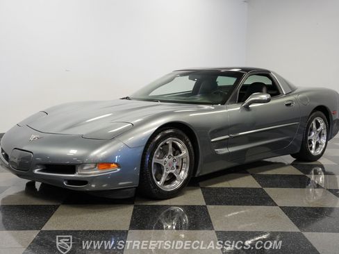 Used 2003 Chevrolet Corvette Coupe w/ Preferred Equipment Group RWD image 6