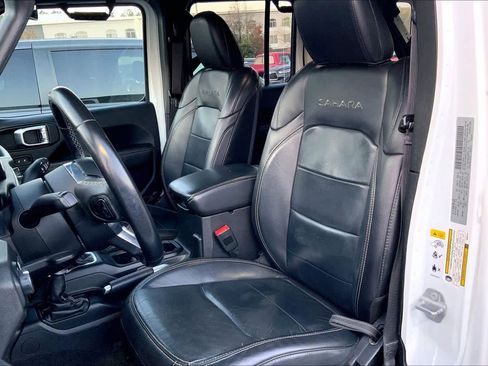 Used 2018 Jeep Wrangler Unlimited Sahara w/ Safety Group image 8