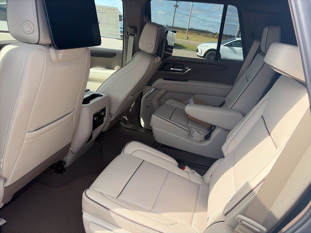 New 2026 GMC Yukon Denali w/ Advanced Technology Package AWD/4WD image 11