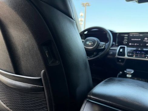 Used 2021 Kia Sorento EX w/ Panoramic Sunroof Package AWD/4WD image 32