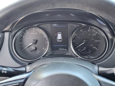 Used 2019 Nissan Rogue S FWD image 25