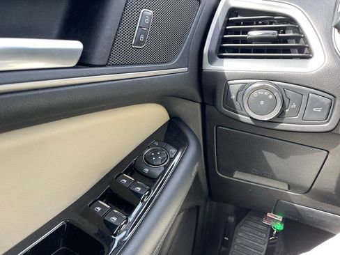 Used 2018 Ford Edge SEL w/ Equipment Group 201A image 11