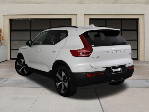 Used 2026 Volvo XC40 B5 Plus w/ Protection Package Premier image 2