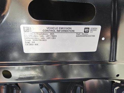 Used 2025 Chevrolet Equinox EV RS w/ Convenience Package II FWD image 10