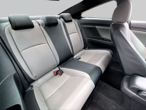 Used 2018 Honda Civic EX-L image 17