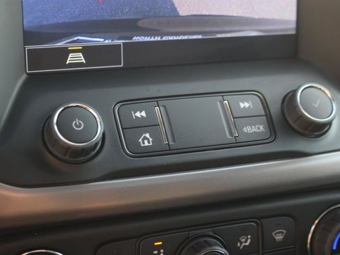 Used 2023 GMC Acadia AT4 AWD/4WD image 29