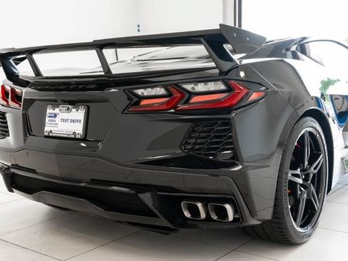 Used 2021 Chevrolet Corvette Stingray Preferred Cpe w/ Z51 Performance Package RWD image 38