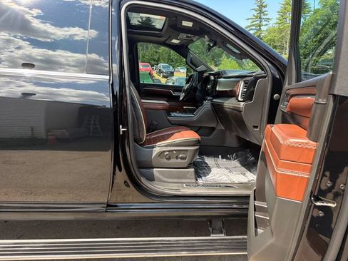 Used 2024 GMC Sierra 2500 Denali Ultimate w/ Snow Plow Prep/Camper Package AWD/4WD image 31