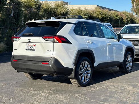 Used 2023 Toyota RAV4 XLE Premium FWD image 13