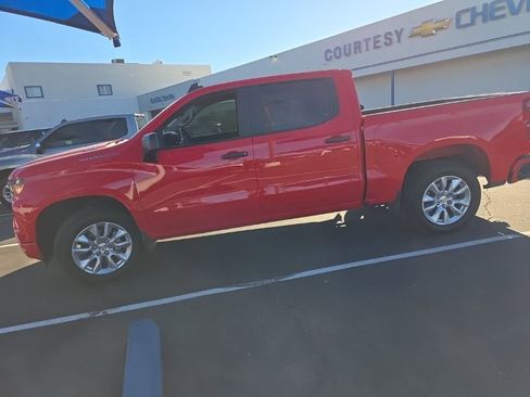 Used 2025 Chevrolet Silverado 1500 Custom image 12