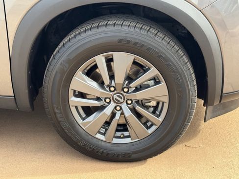 Certified 2022 Nissan Pathfinder SV image 10