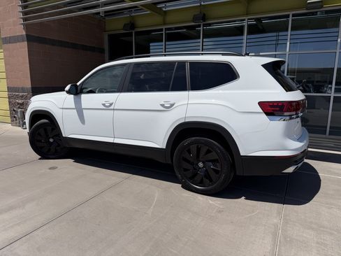 Used 2024 Volkswagen Atlas SE FWD image 5