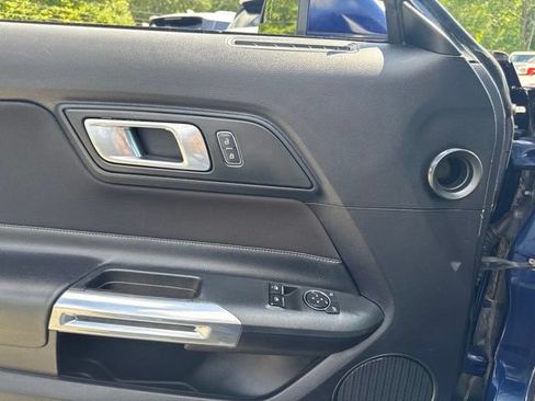 Used 2019 Ford Mustang Coupe RWD image 13
