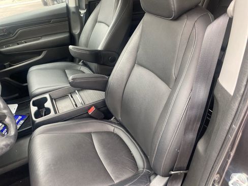 Used 2023 Honda Odyssey Touring image 11